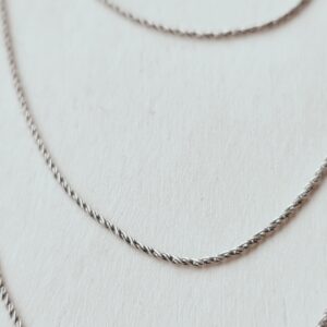 Twisted chain